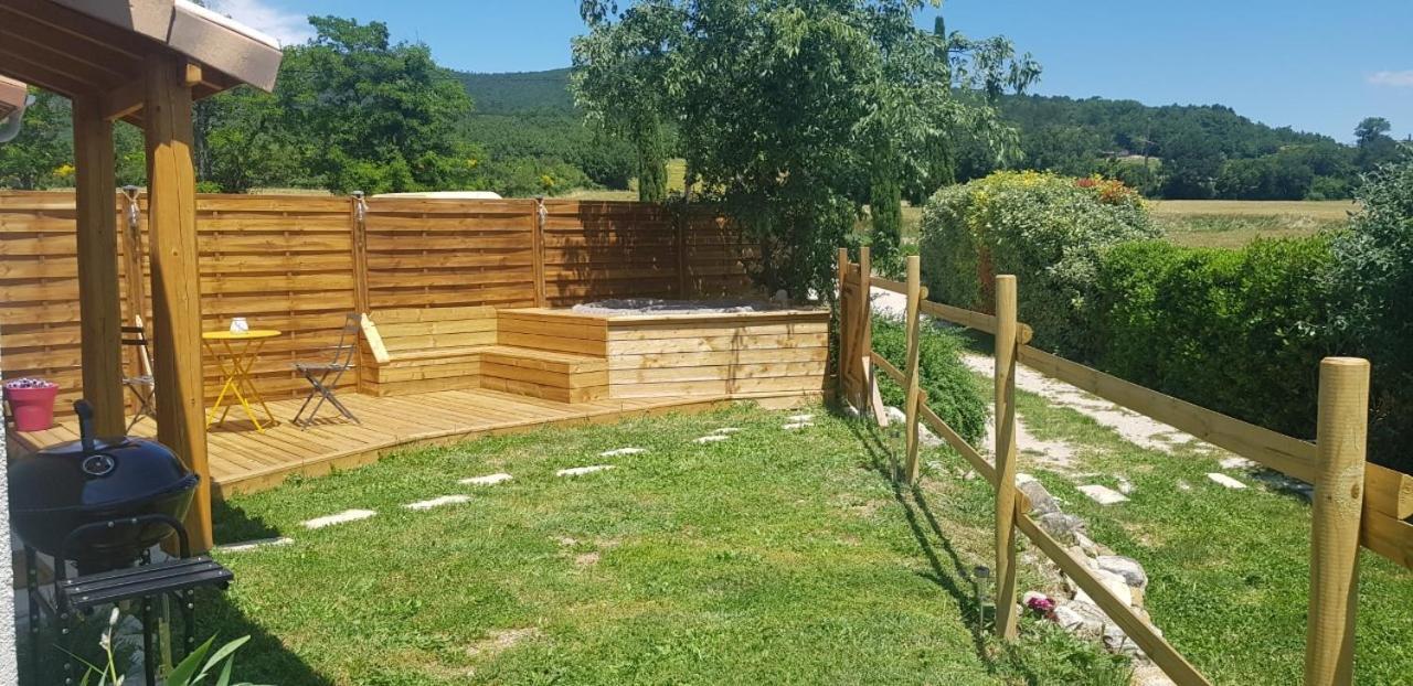 Cottage Combet Gîte Climatisé avec Jacuzzi Marsanne Esterno foto